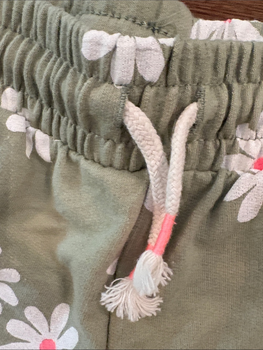 Cat & Jack Olive Green Daisy Print Drawstring Shorts - Picture 3 of 6